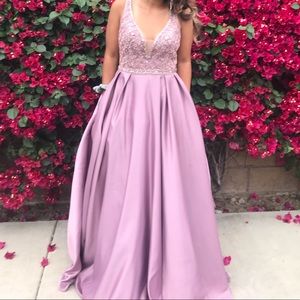 Lavender prom dress ( M )